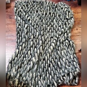 Brookstone NAP Throw Blanket Black & Gray 2 Ply Textured Design Soft 48" x 70"